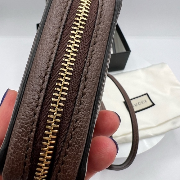 Brand new Gucci gg Supreme Ophidia AirPod pro case with lanyard - Picture 9 of 11